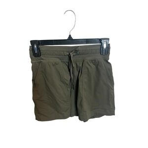Lululemon Dance Studio High-Rise Short Army Green Size 2 W7CCGS 3.5"